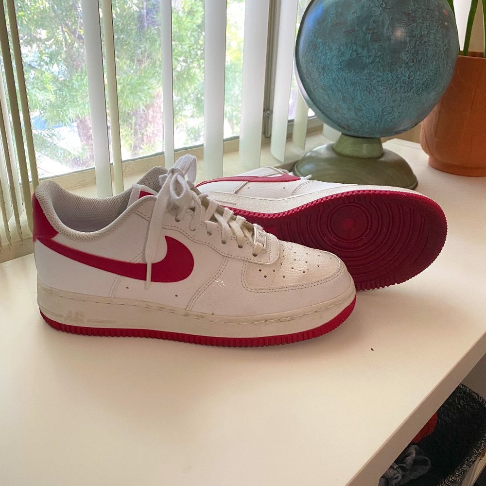 Size 8 Nike Air Force One (fits size 8 1/2)